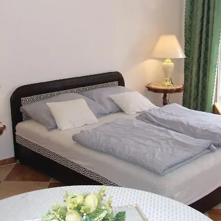 Liget Lakopark Apartmán *
